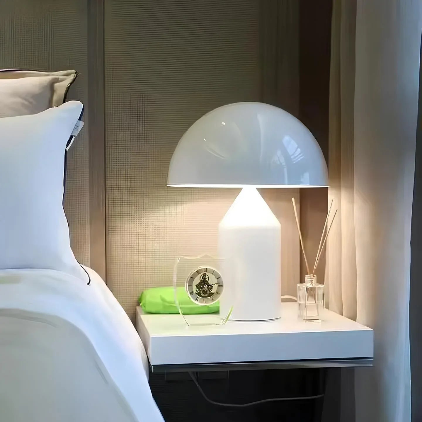 Aurelia™ Table Lamp - illumexa