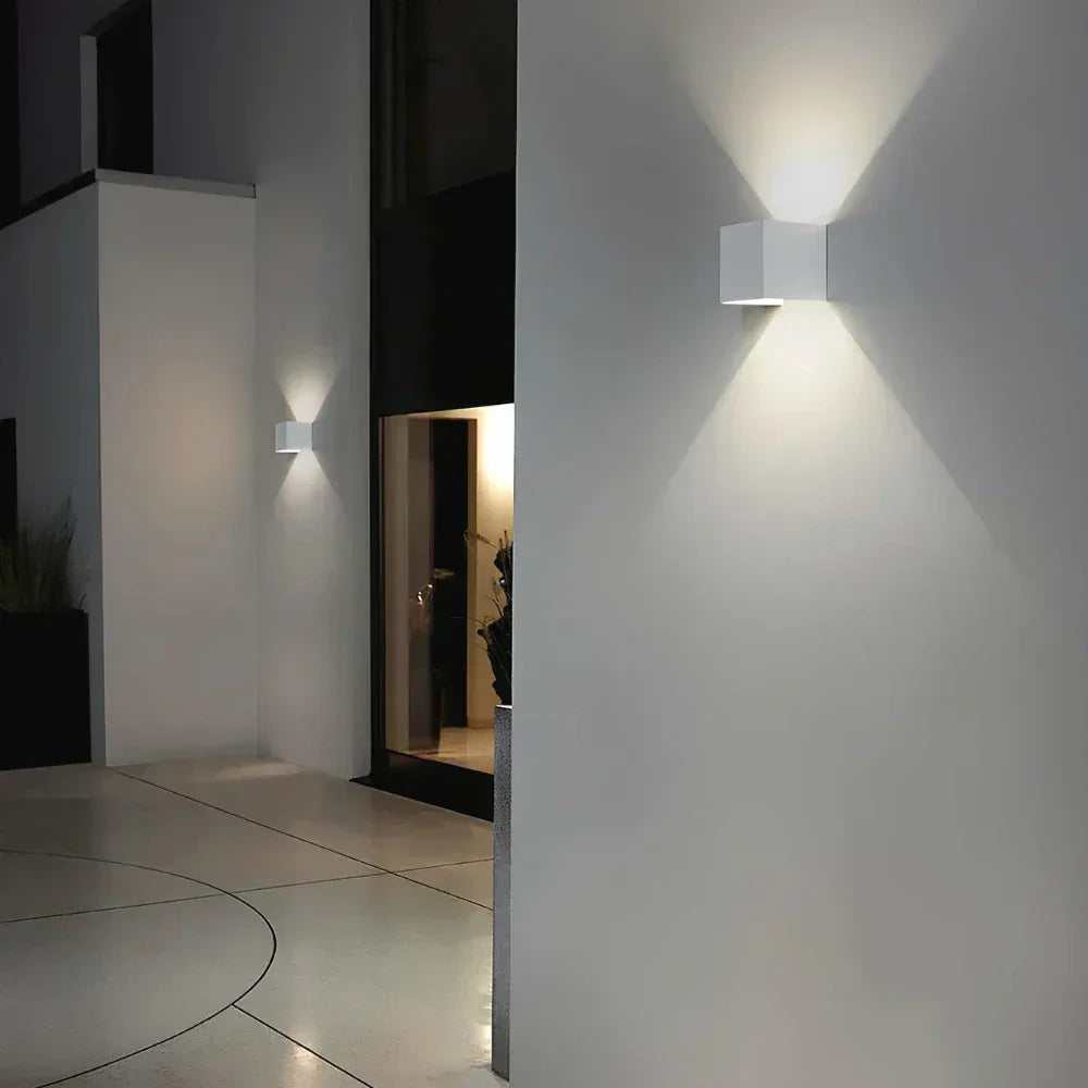 Adjustable Wall Light - illumexa