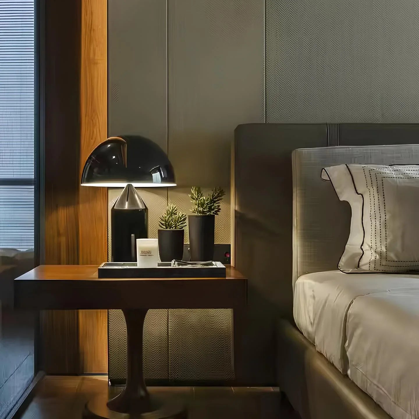 Aurelia™ Table Lamp - illumexa