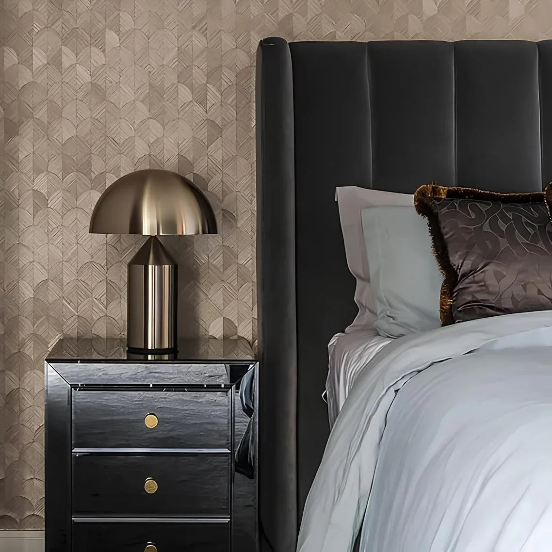 Aurelia™ Table Lamp - illumexa