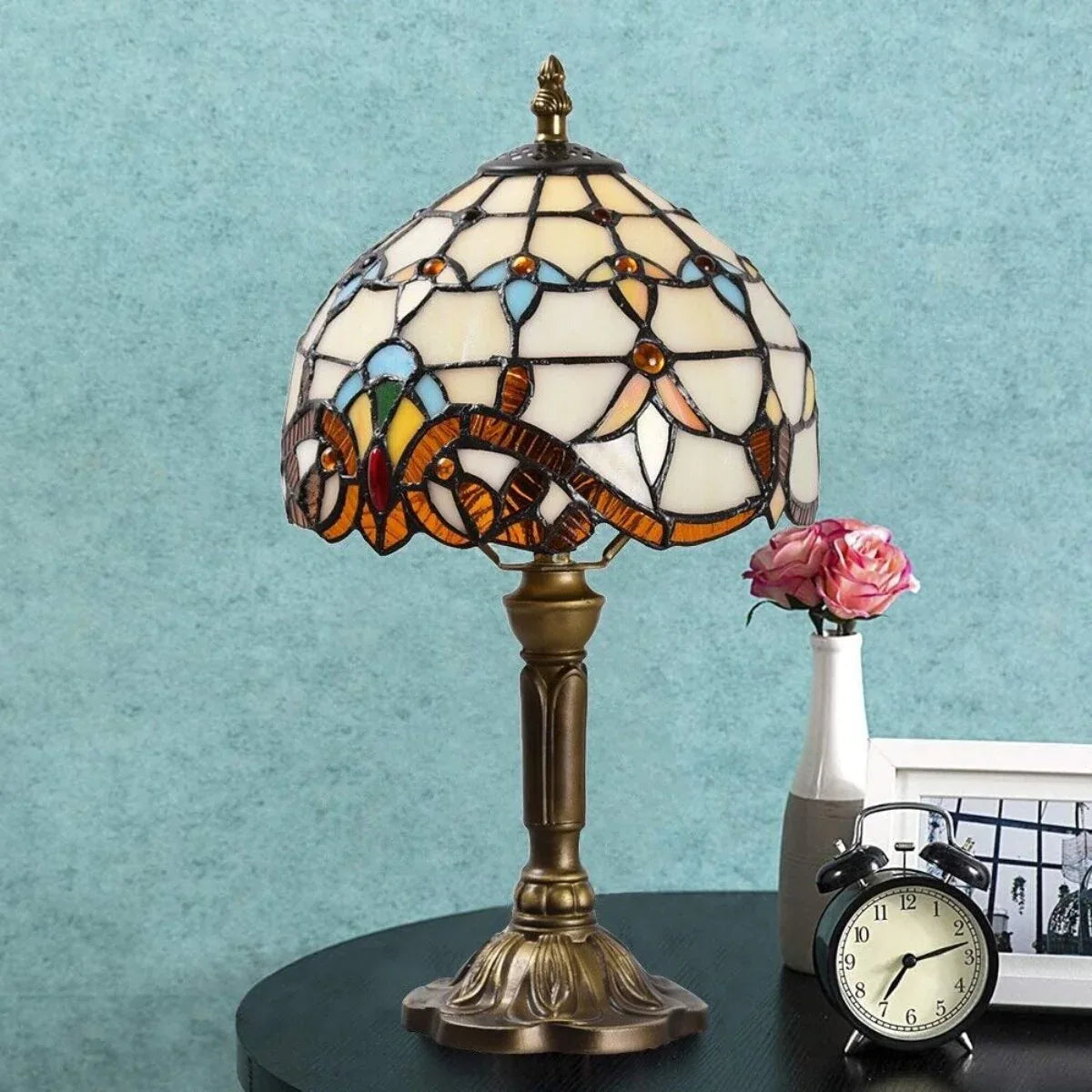 Antique Stained Glass Lamp - illumexa