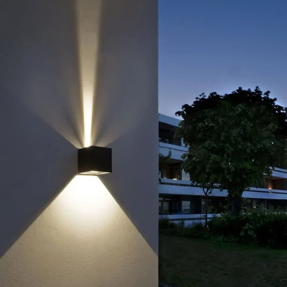 Adjustable Wall Light - illumexa